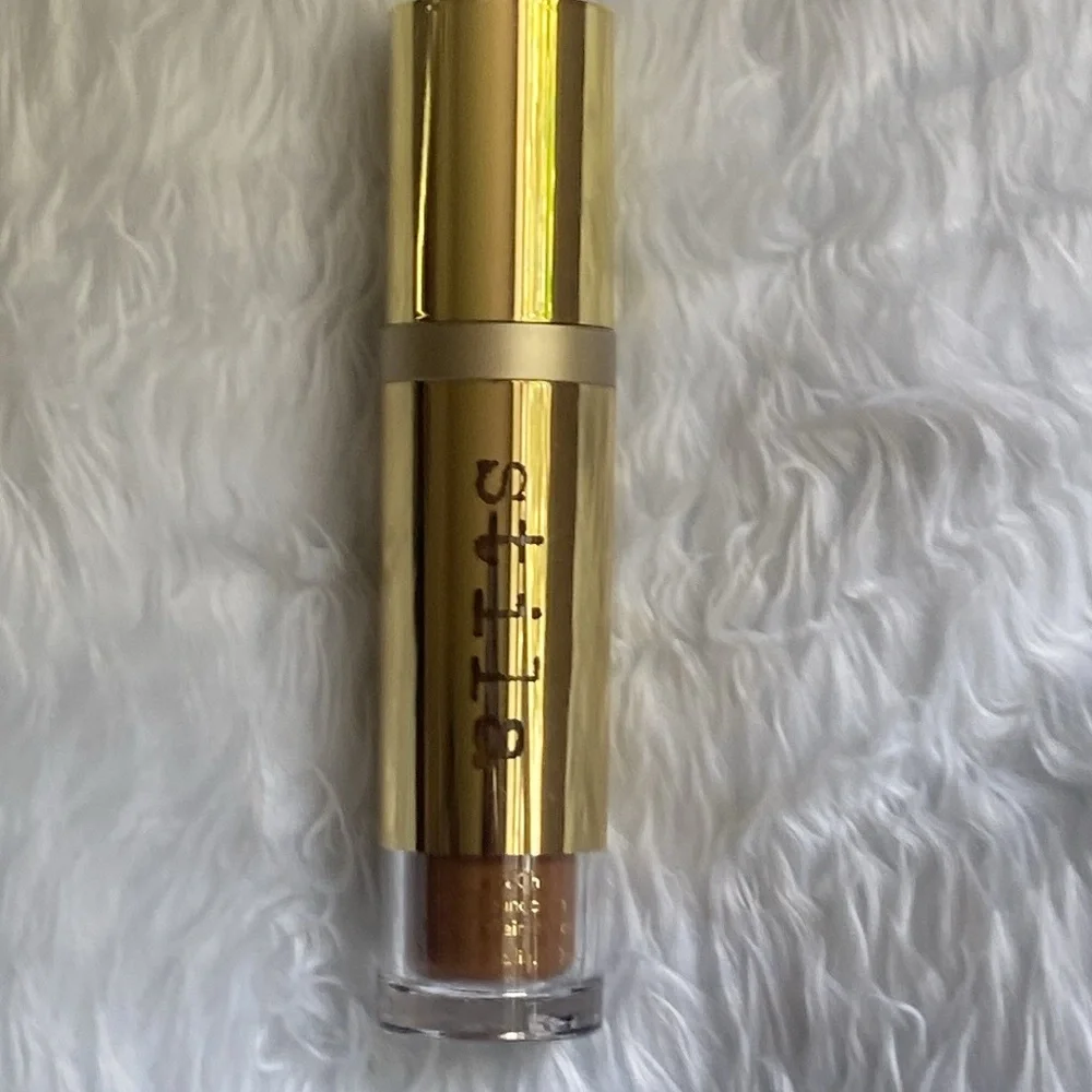 Stila Hide & Chic Fluid Foundation - Deep‎ 2, New without Box